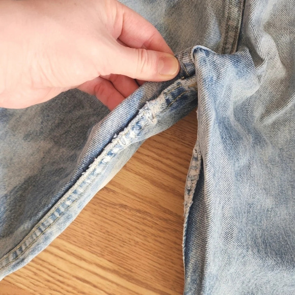 EUC Vintage Guess Distressed Acid Jeans, Size 30 or Modern Size 4 - Picture 8 of 14
